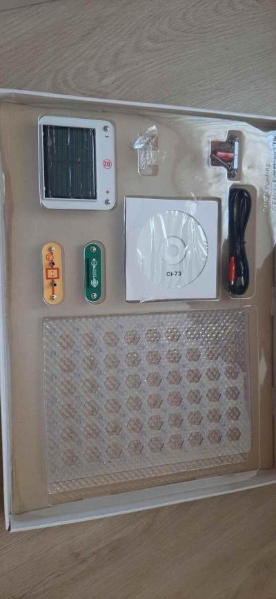Nepoužívaná a kompletní elektronická stavebnice Boffin 750