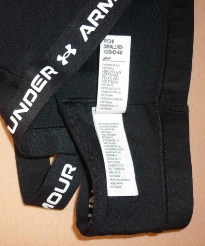 Sportovní černá podprsenka Under Armour
