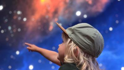 Dotkli jsme se vesmíru – díky Planetáriu Praha. Co dalšího nás zaujalo? 
