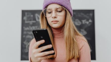Dcera se rozhodla, že bude úspěšná a bohatá influencerka. Na školu kašle
