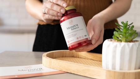 Jedna kapsle denně proti příznakům menopauzy: Jsme spokojené s doplňkem stravy MenoVit Balance?