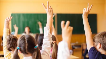 Inkluze: Dobrý nápad, který se nepovedl. Teď musím bojovat za dceru, kterou osahává agresivní spolužák