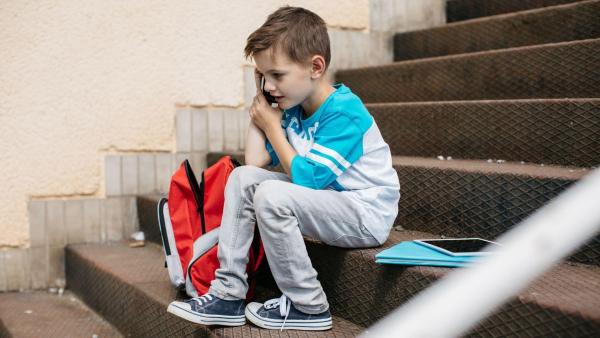 Mobil není jen sociální síť. Děti v něm mohou cítit jistotu, že se dovolají o pomoc, když jim není dobře.